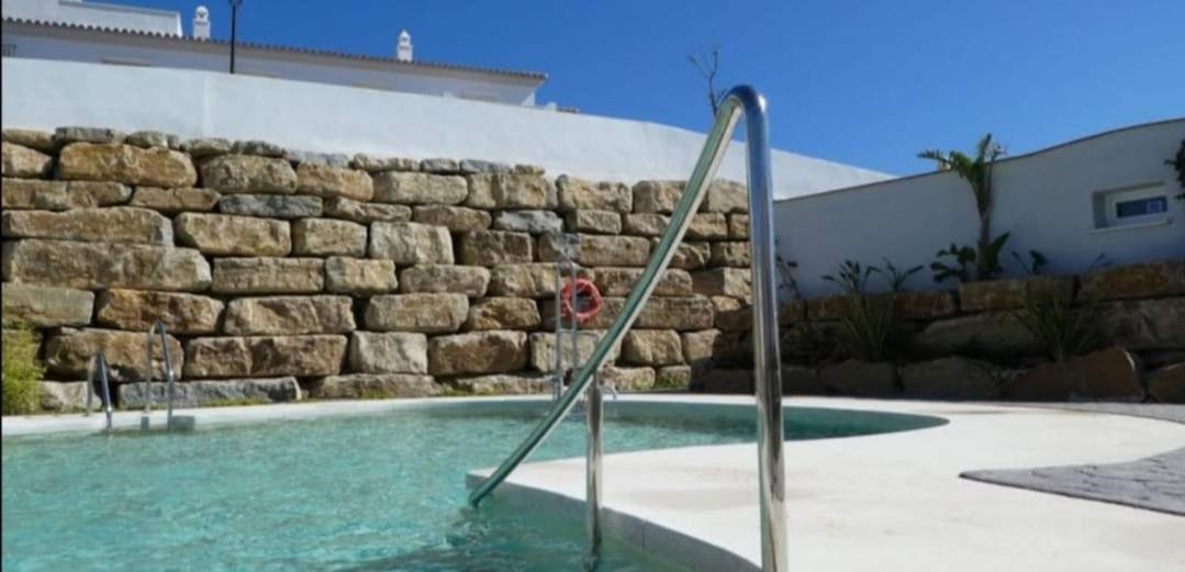 Agradable Casa Adosada Con Piscina Zahara de los Atunes Exterior foto